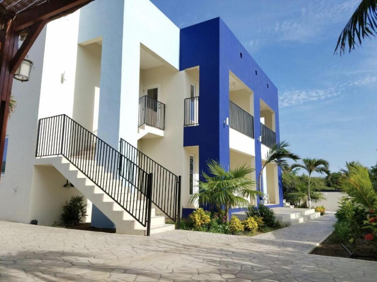 Andira Apartments Willemstad Exterior photo